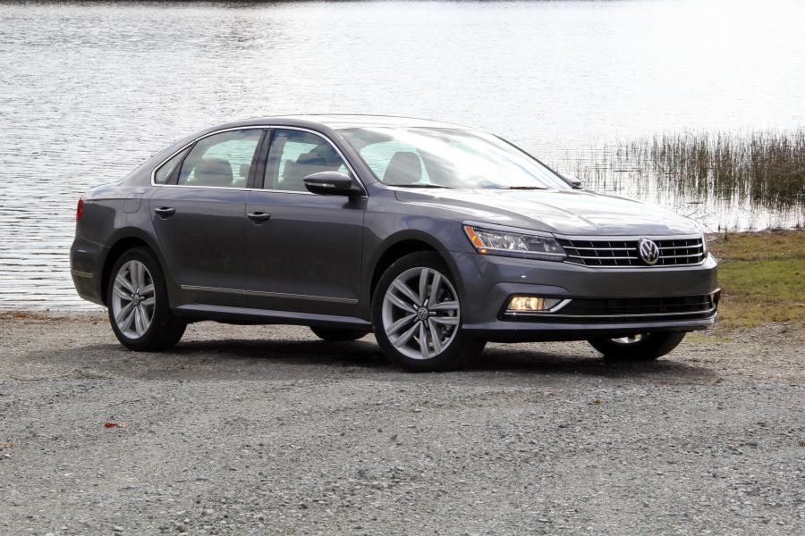  Volkswagen Passat V6 2016 года  (фото 1 из 30)